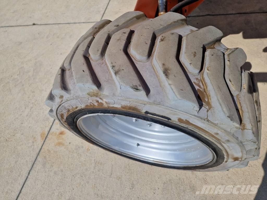 JLG M 600 JP R335 Kuukulkijat