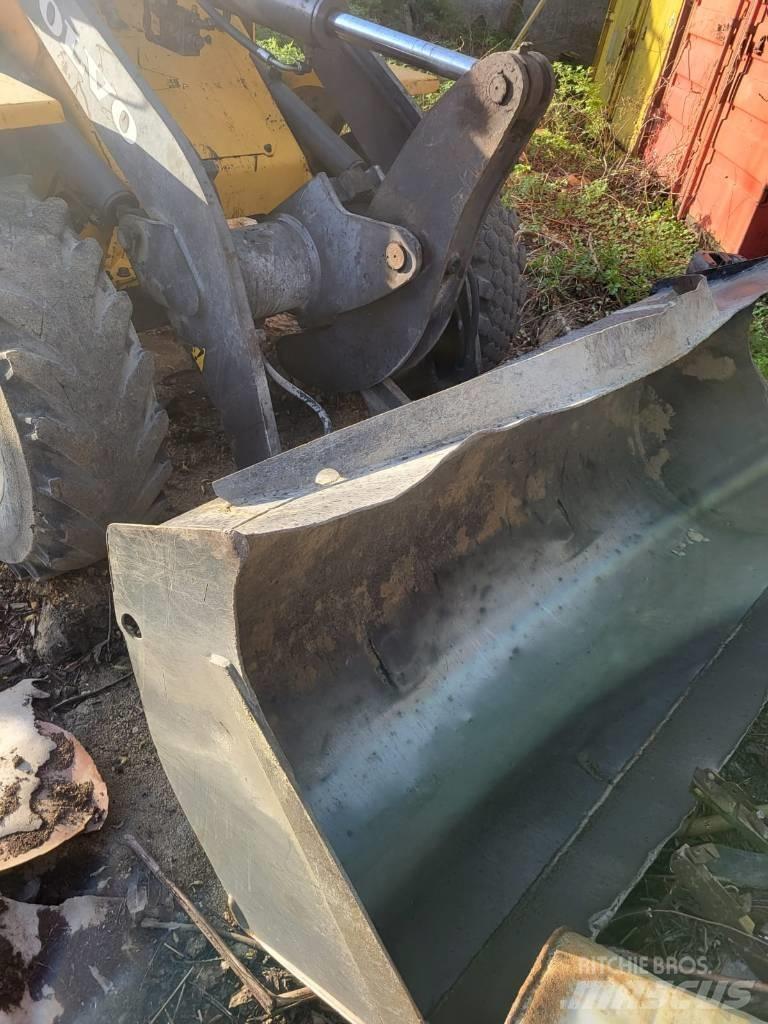 Volvo L 30 B Pyöräkuormaajat