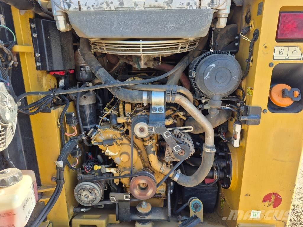 CAT 249 D Liukuohjatut kuormaajat