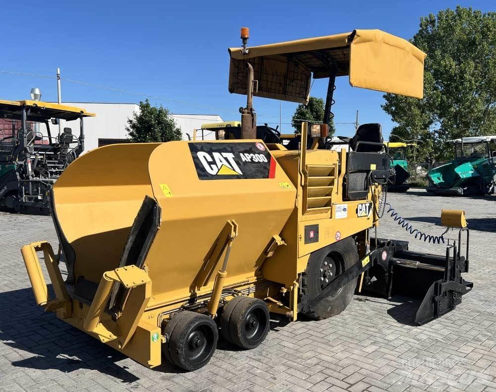 CAT AP 300 Asfalttikoneet