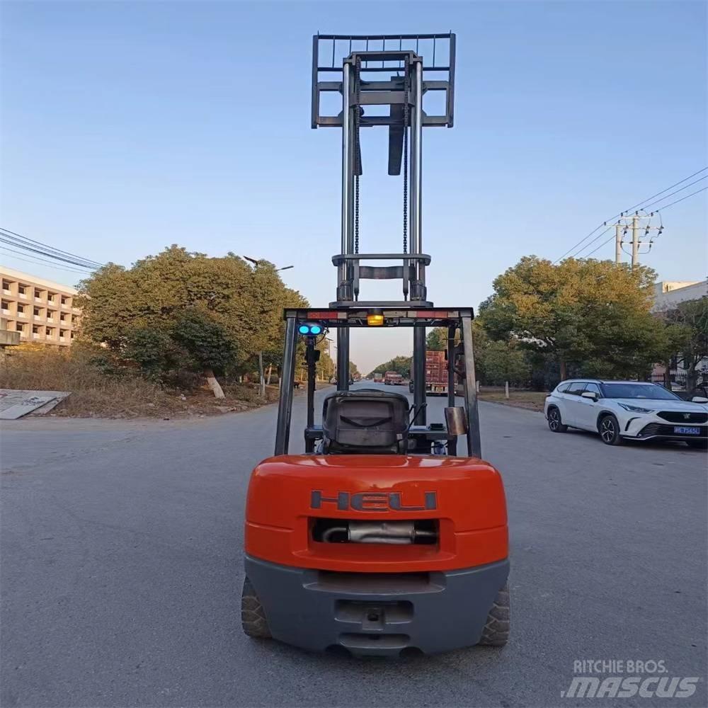 Heli CPC 30 Dieseltrukit