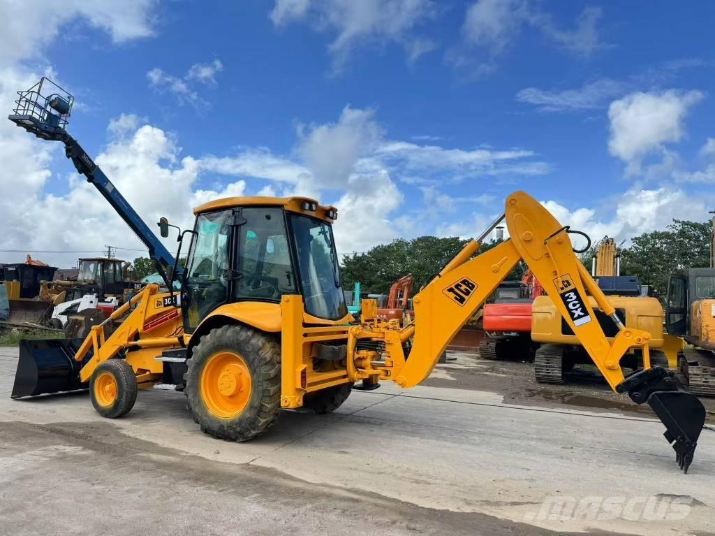 JCB 3 CX Kaivurikuormaajat
