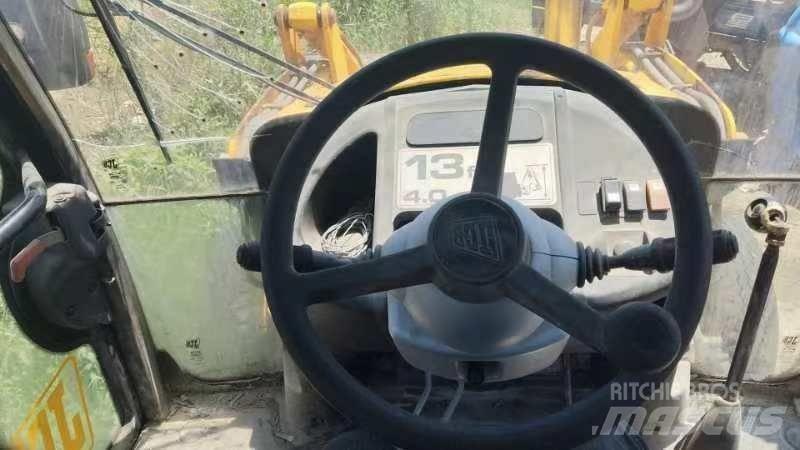 JCB 3 CX Kaivurikuormaajat