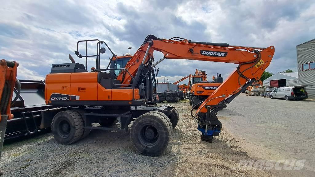 Doosan DX140W-5 Pyöräkaivukoneet