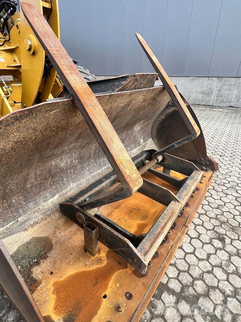 CAT 926M Pyöräkuormaajat