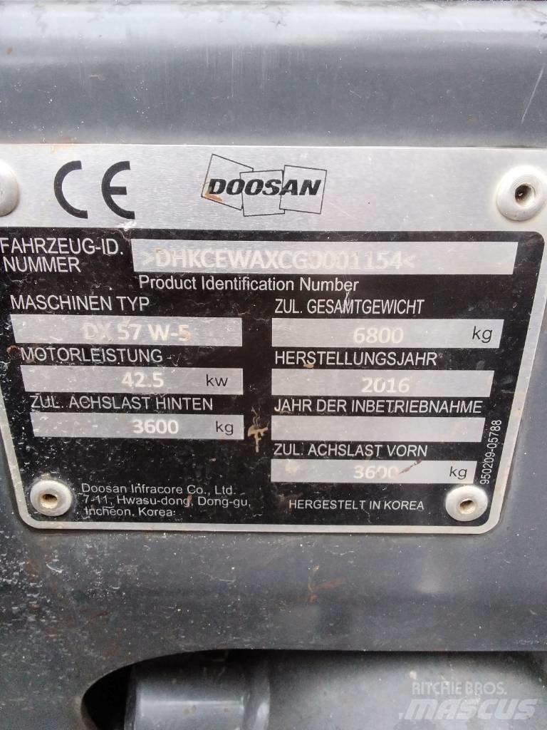 Doosan DX 57 W-5 Pyöräkaivukoneet