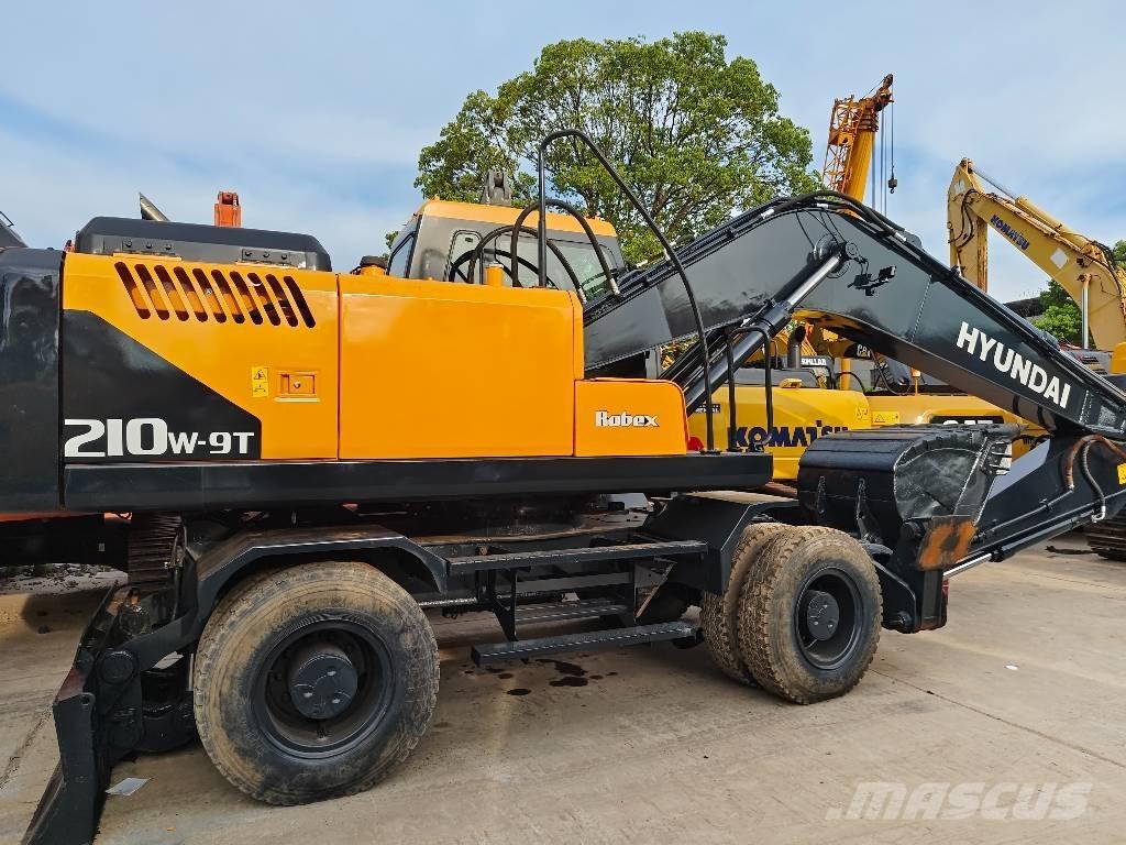 Hyundai R210W-9 Pyöräkaivukoneet