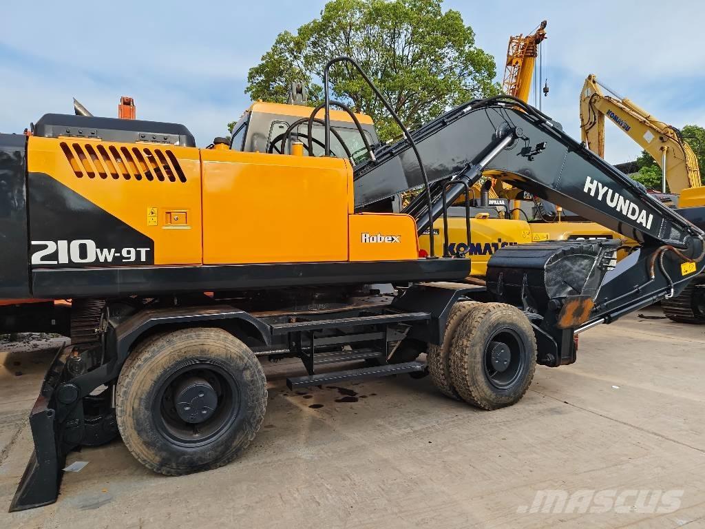 Hyundai R210W-9 Pyöräkaivukoneet