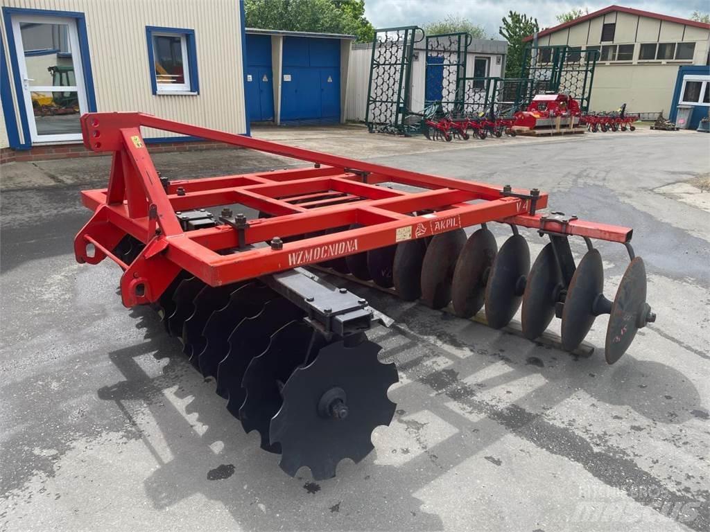 Akpil V 315 Kiekkomultaimet ja lautasäkeet