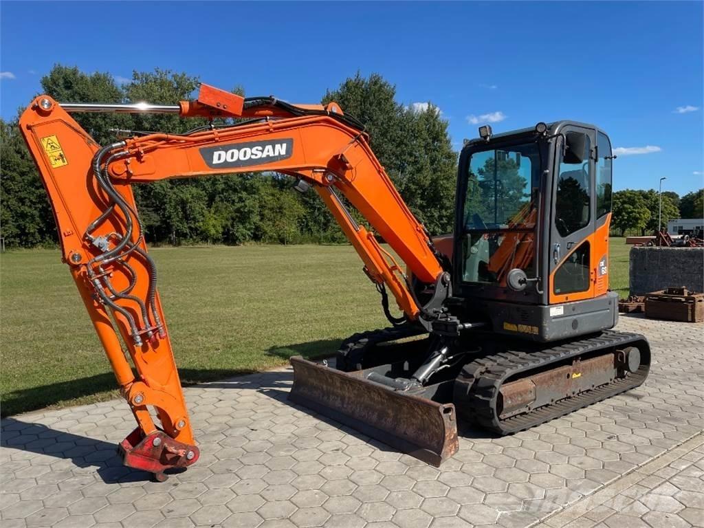 Doosan DX63-3 Minikaivukoneet < 7t
