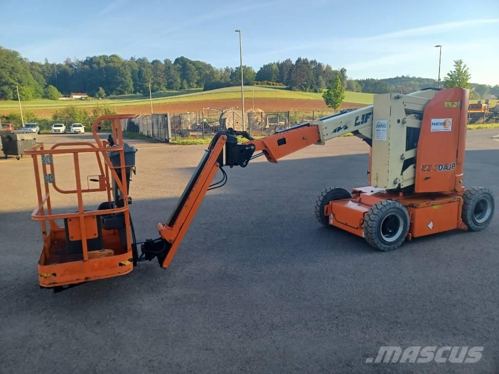 JLG E 300 AJP Kuukulkijat