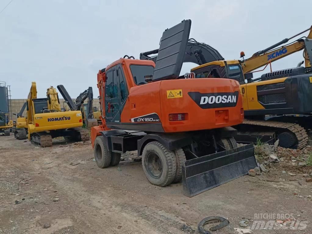 Doosan 150 W Pyöräkaivukoneet