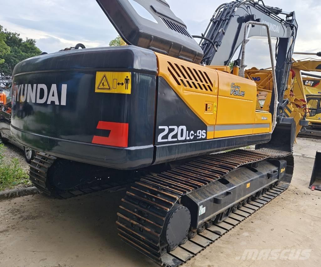 Hyundai R220LC-9S Telakaivukoneet