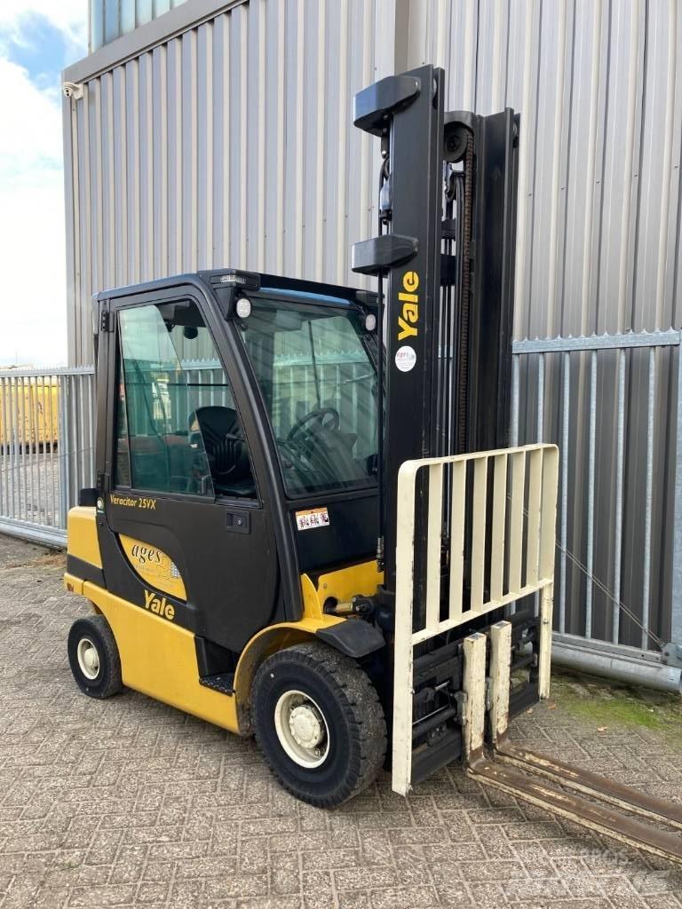 Yale GLP25VX Nestekaasutrukit