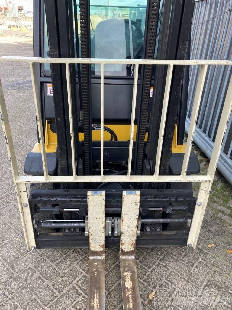 Yale GLP25VX Nestekaasutrukit