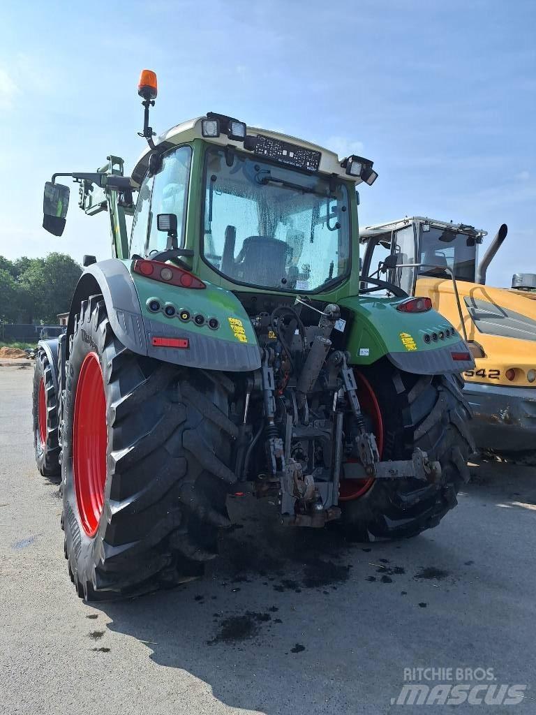 Fendt 718 Vario Traktorit