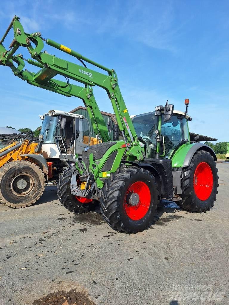Fendt 718 Vario Traktorit