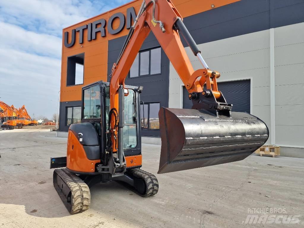 Hitachi ZX38U-6 Minikaivukoneet < 7t