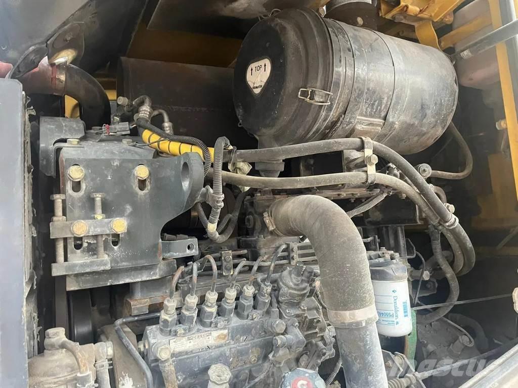 Komatsu WA250-5 Pyöräkuormaajat