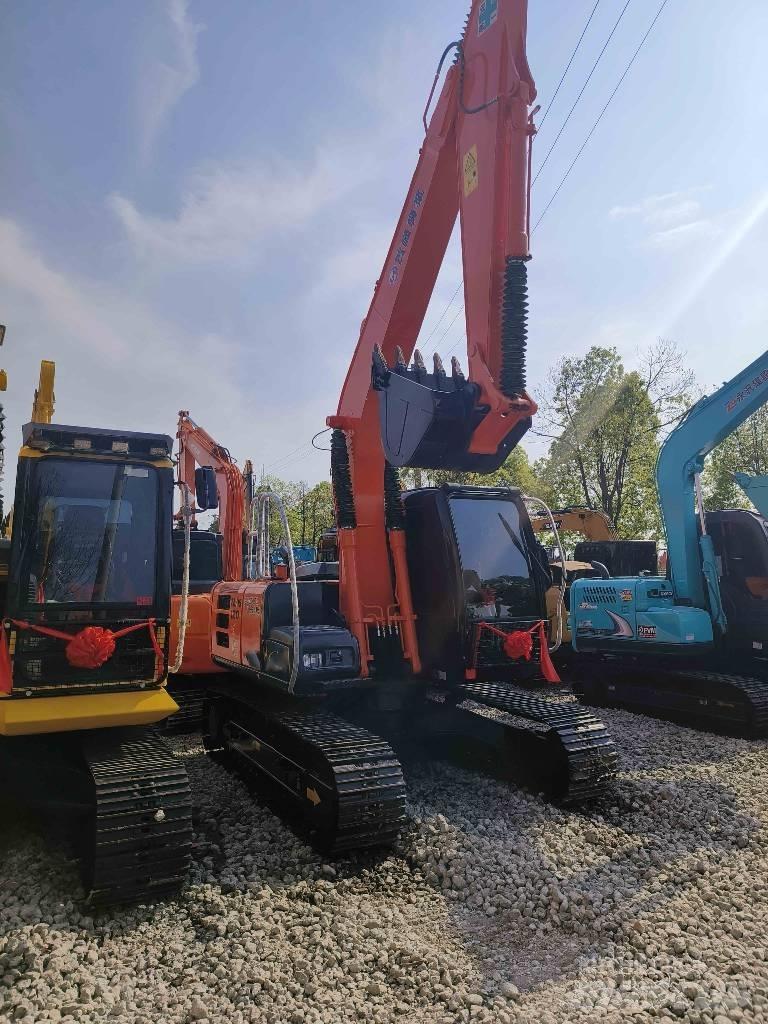 Hitachi ZX 120 Telakaivukoneet