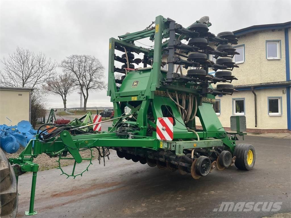 John Deere 750A 6m Tarkkuuskylvökoneet