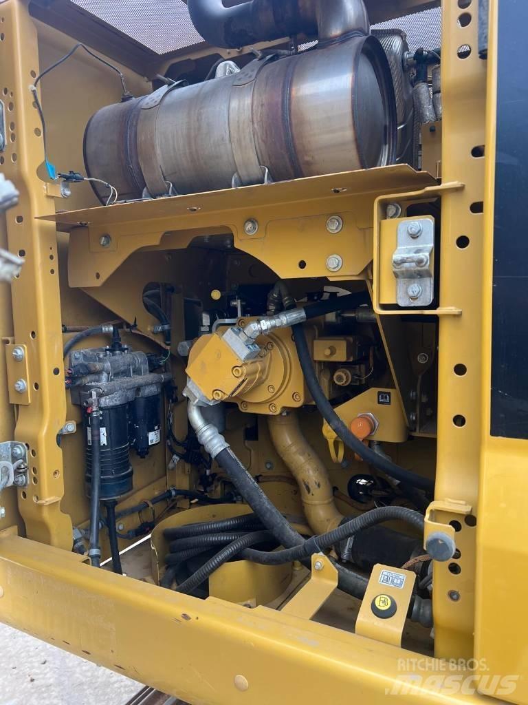 CAT 320 Telakaivukoneet