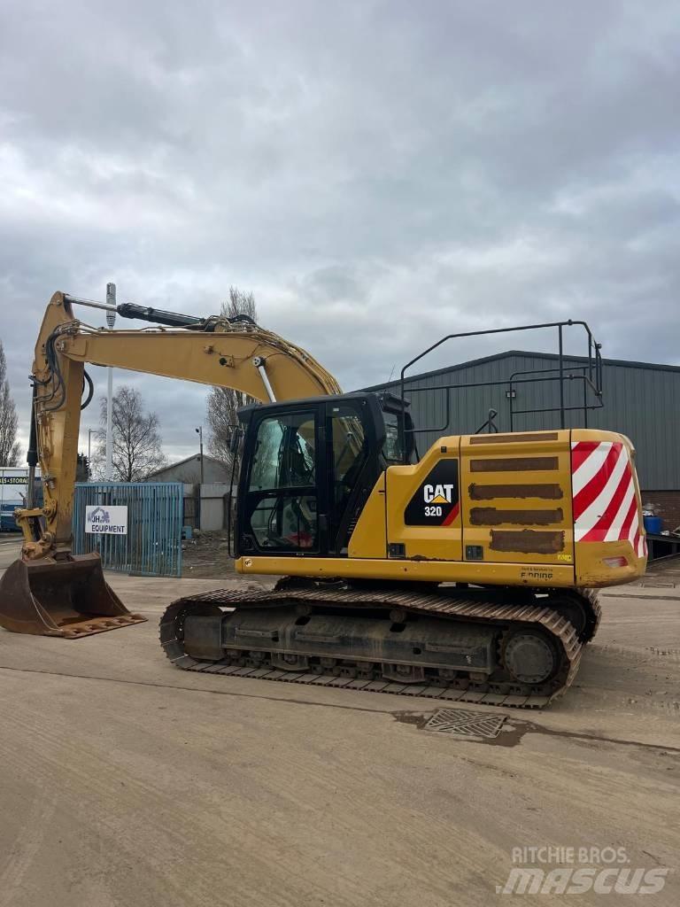 CAT 320 Telakaivukoneet
