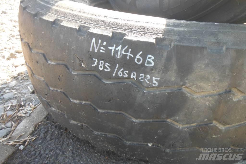 Michelin 385/65R22.5 Renkaat ja vanteet