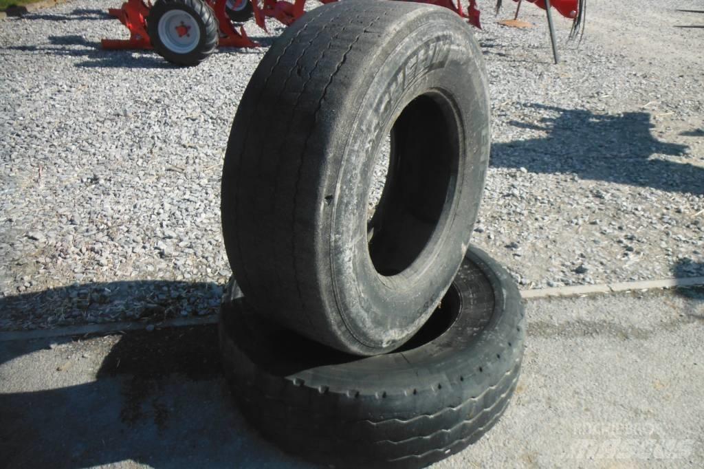 Michelin 385/65R22.5 Renkaat ja vanteet