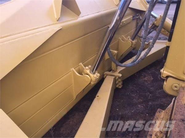 CAT D 6 R Telaketjupuskutraktorit