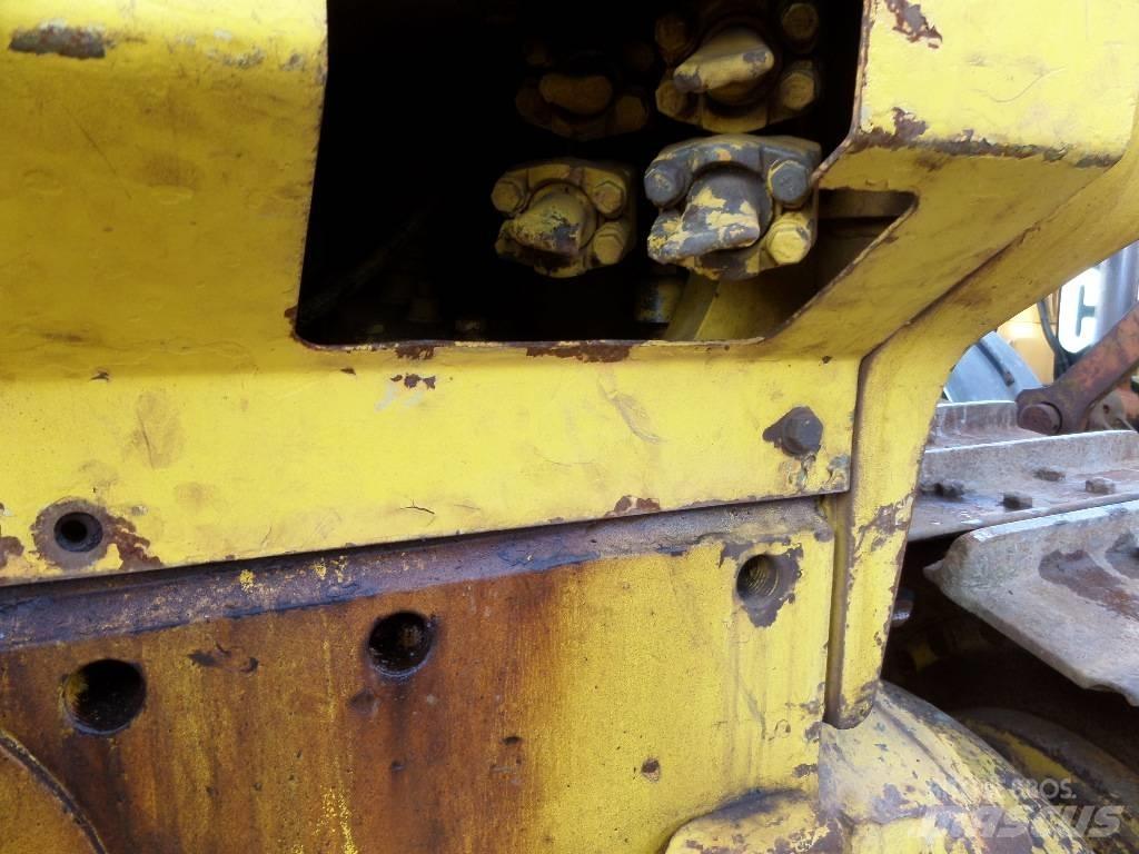 Komatsu D85P-21 Telaketjupuskutraktorit