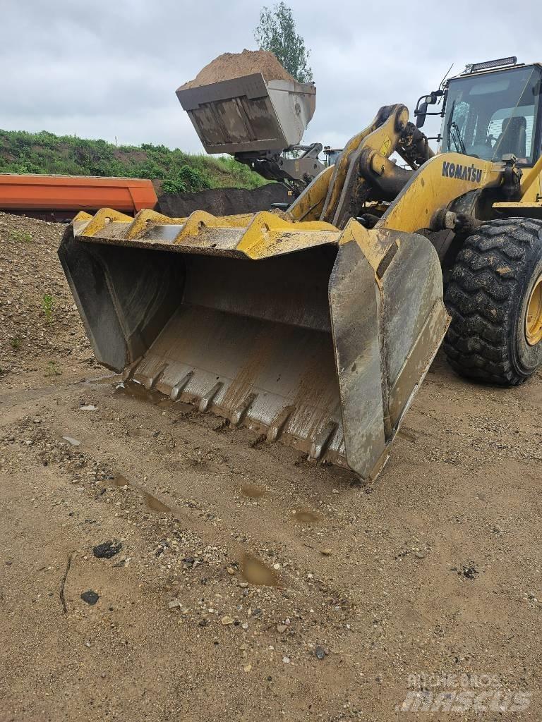 Komatsu WA 470 Pyöräkuormaajat