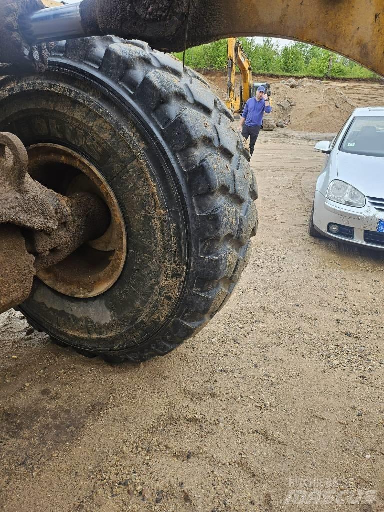 Komatsu WA 470 Pyöräkuormaajat