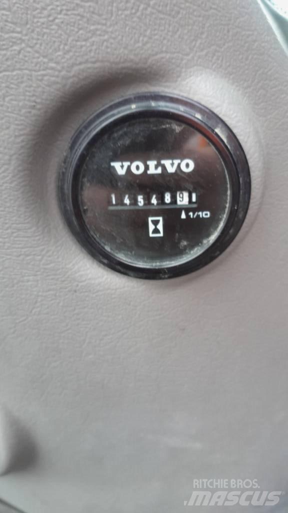Volvo EC 300 D L Telakaivukoneet