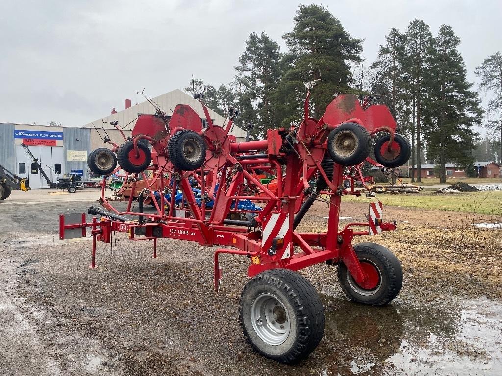 Lely Lotus 900 profi Pöyhimet ja haravat