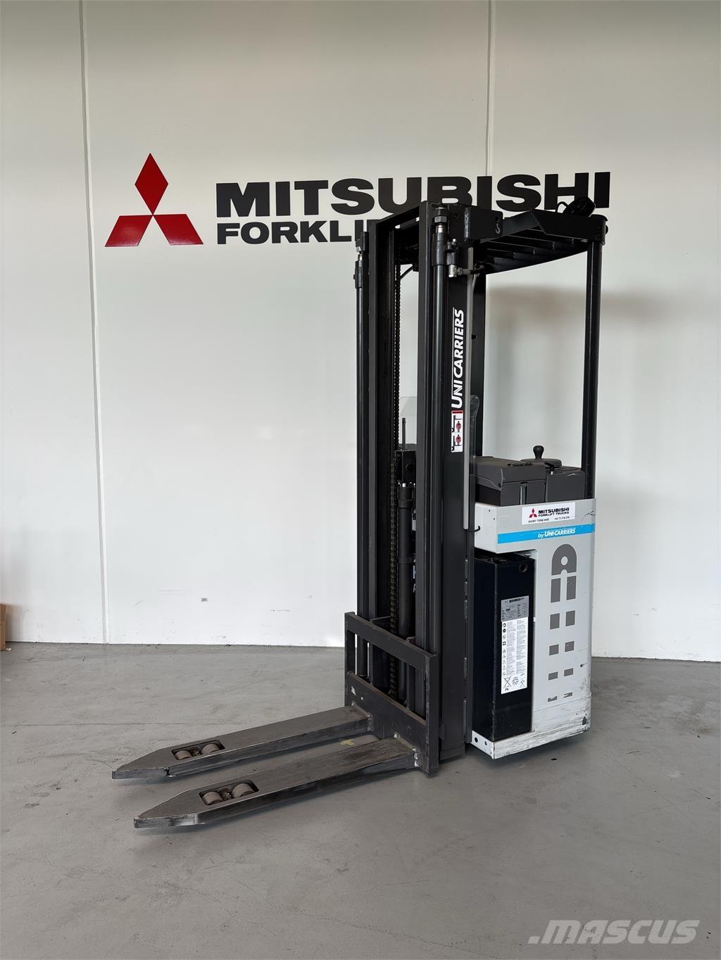 Atlet AJN160 Ajettavat pinoamisvaunut