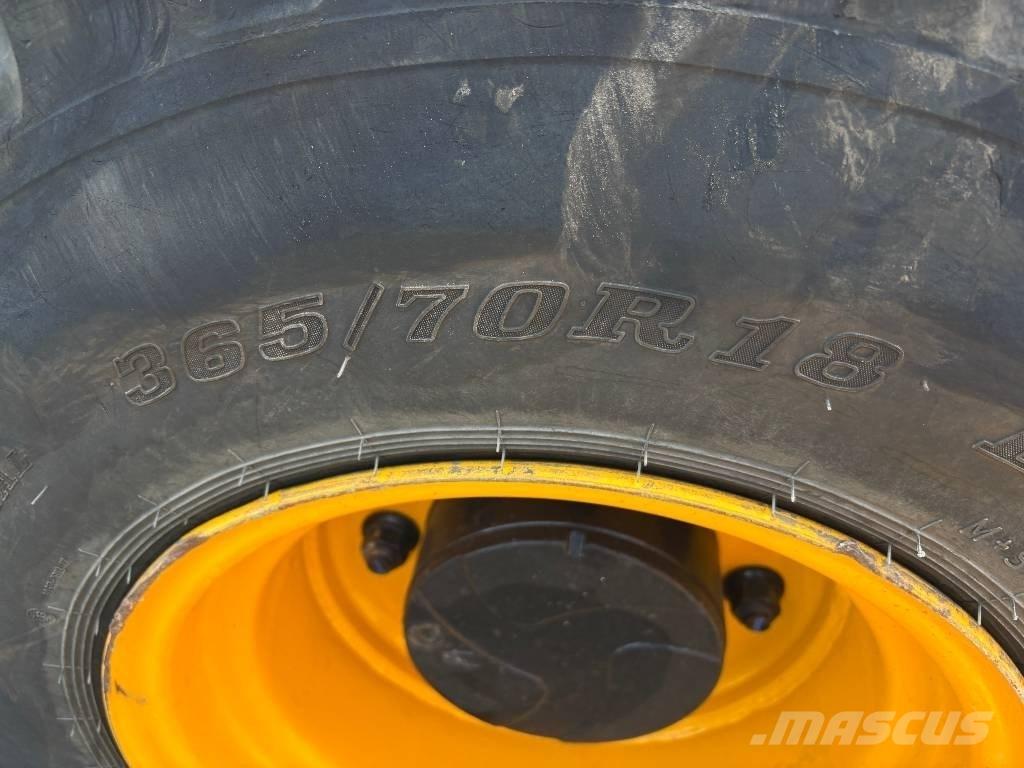 JCB 407 Pyöräkuormaajat