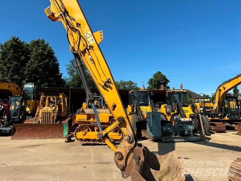 JCB JS 220 LR Telakaivukoneet