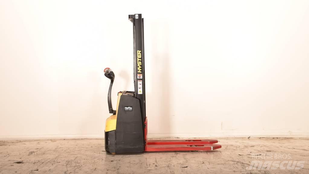 Hyster S 1.0E Käyden ajettavat pinoamistrukit