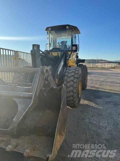 Komatsu WA 200 PZ-6 Pyöräkuormaajat