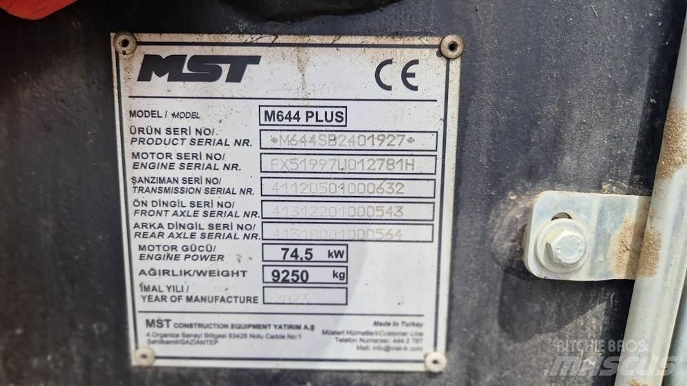 MST M644 PLUS Kaivurikuormaajat