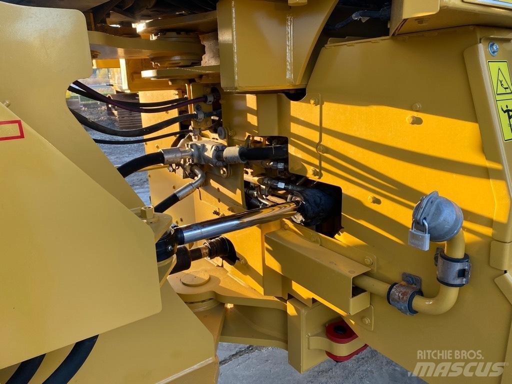 CAT 966 M Pyöräkuormaajat