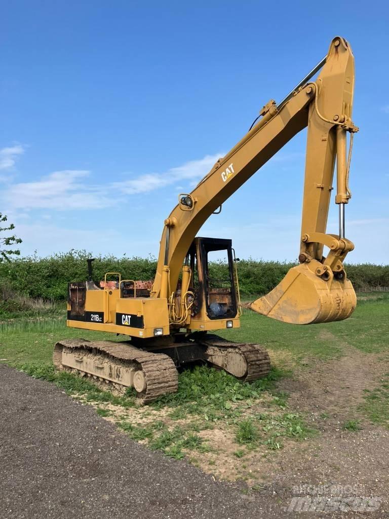 CAT 211 B LC Telakaivukoneet