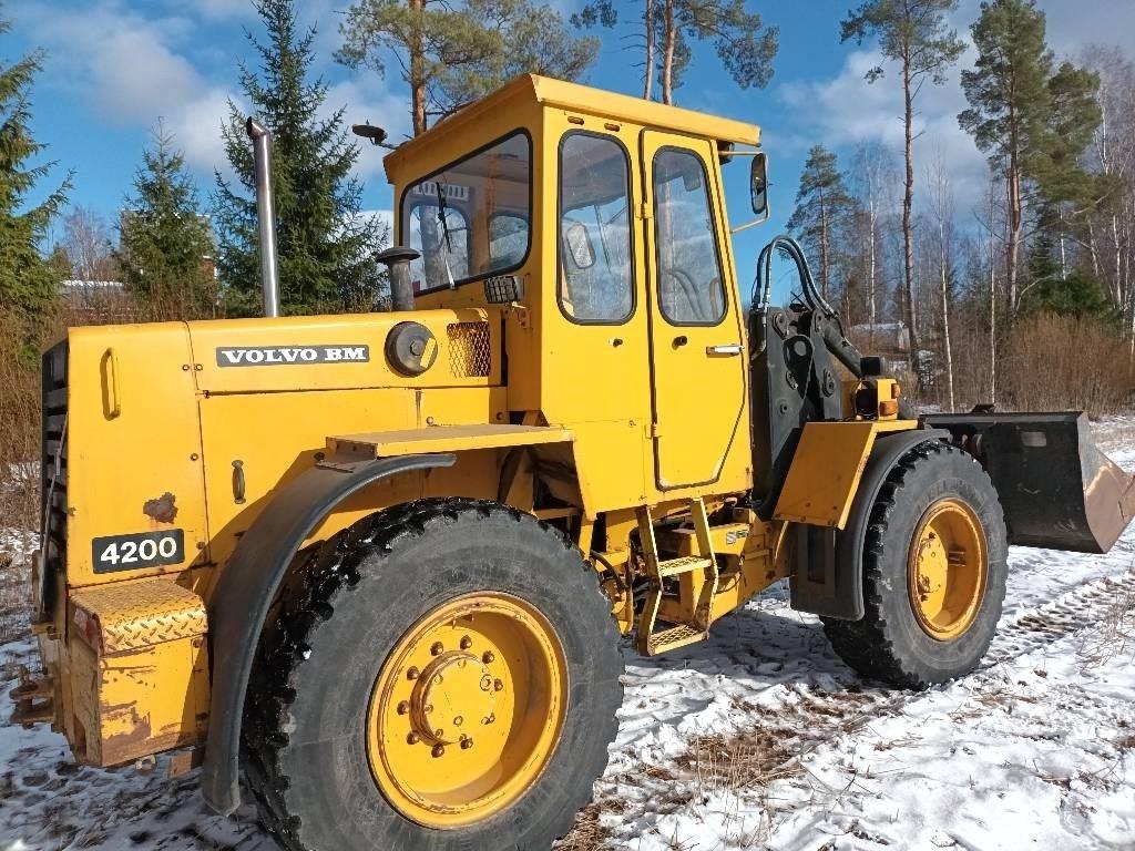 Volvo BM 4200 Pyöräkuormaajat