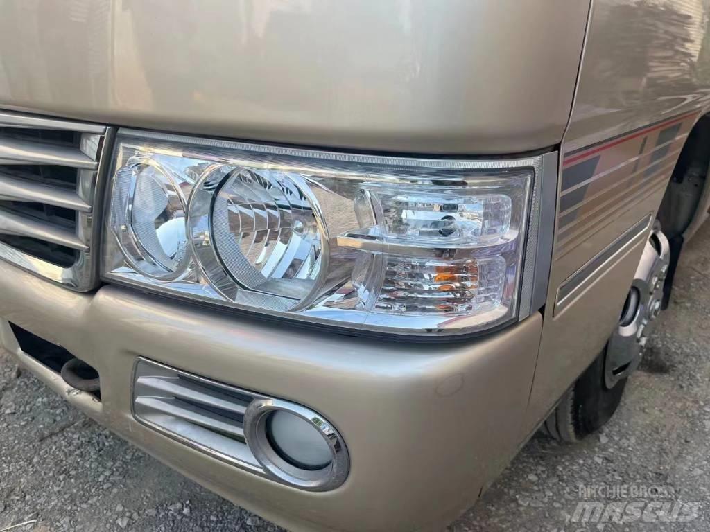 Toyota Coaster Bus Minibussit