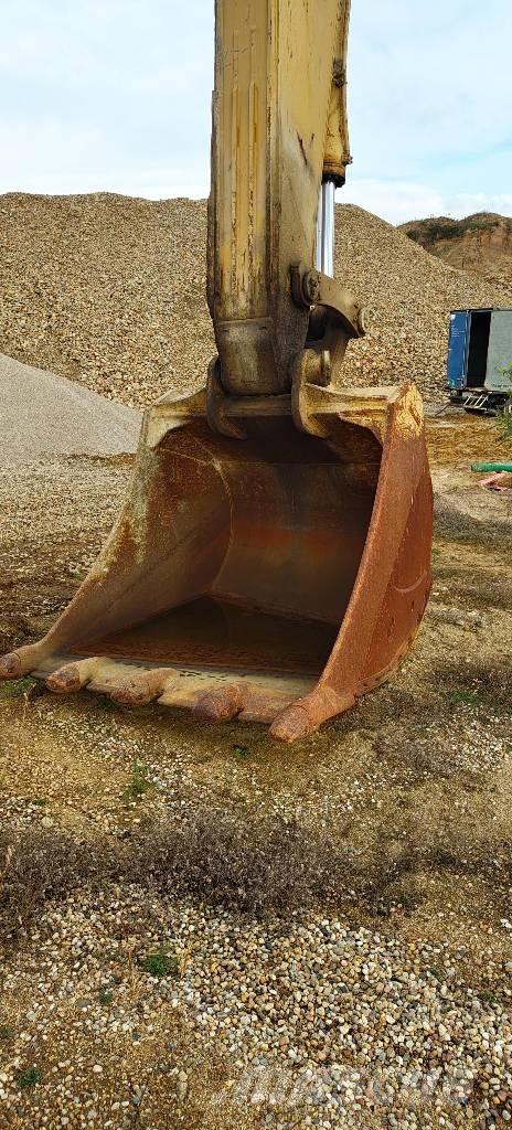 Komatsu PC 600 LC-7K Telakaivukoneet