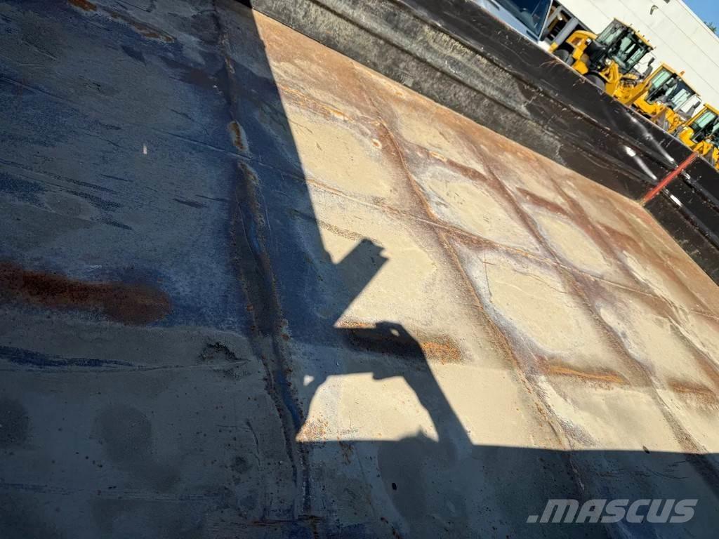 Record Kipwagen Lavaperävaunut