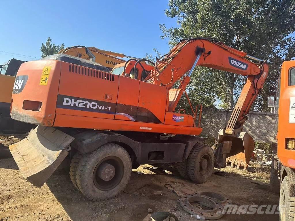 Doosan DH210w Pyöräkaivukoneet
