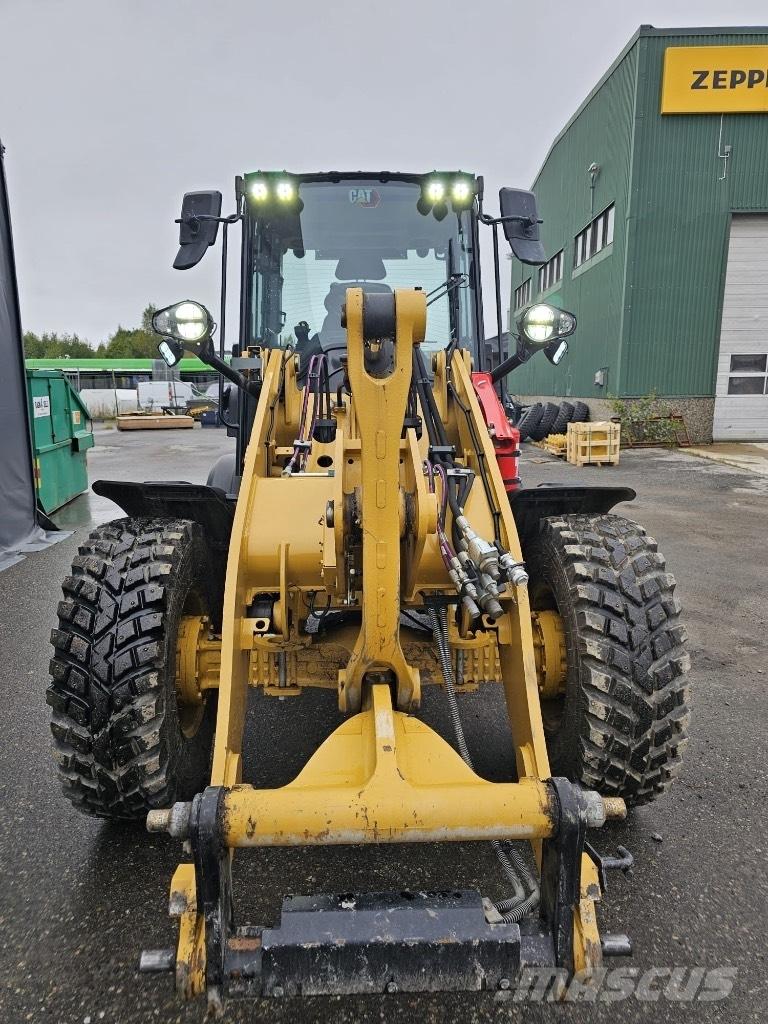 CAT 908 HF Pyöräkuormaajat