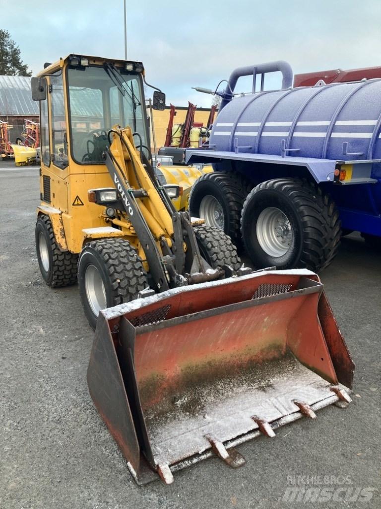 Volvo ZL 302 Pyöräkuormaajat